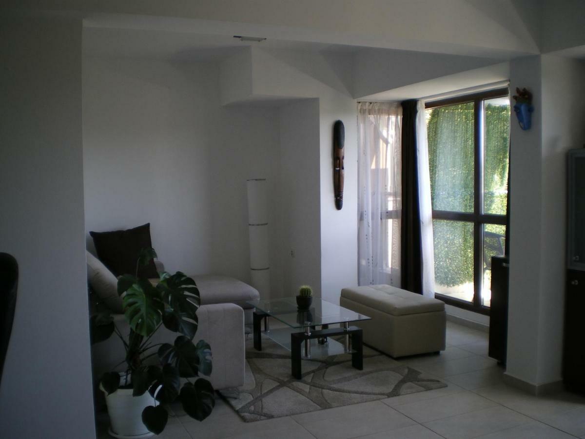 Park View Apartment Plovdiv With Parking Exteriör bild